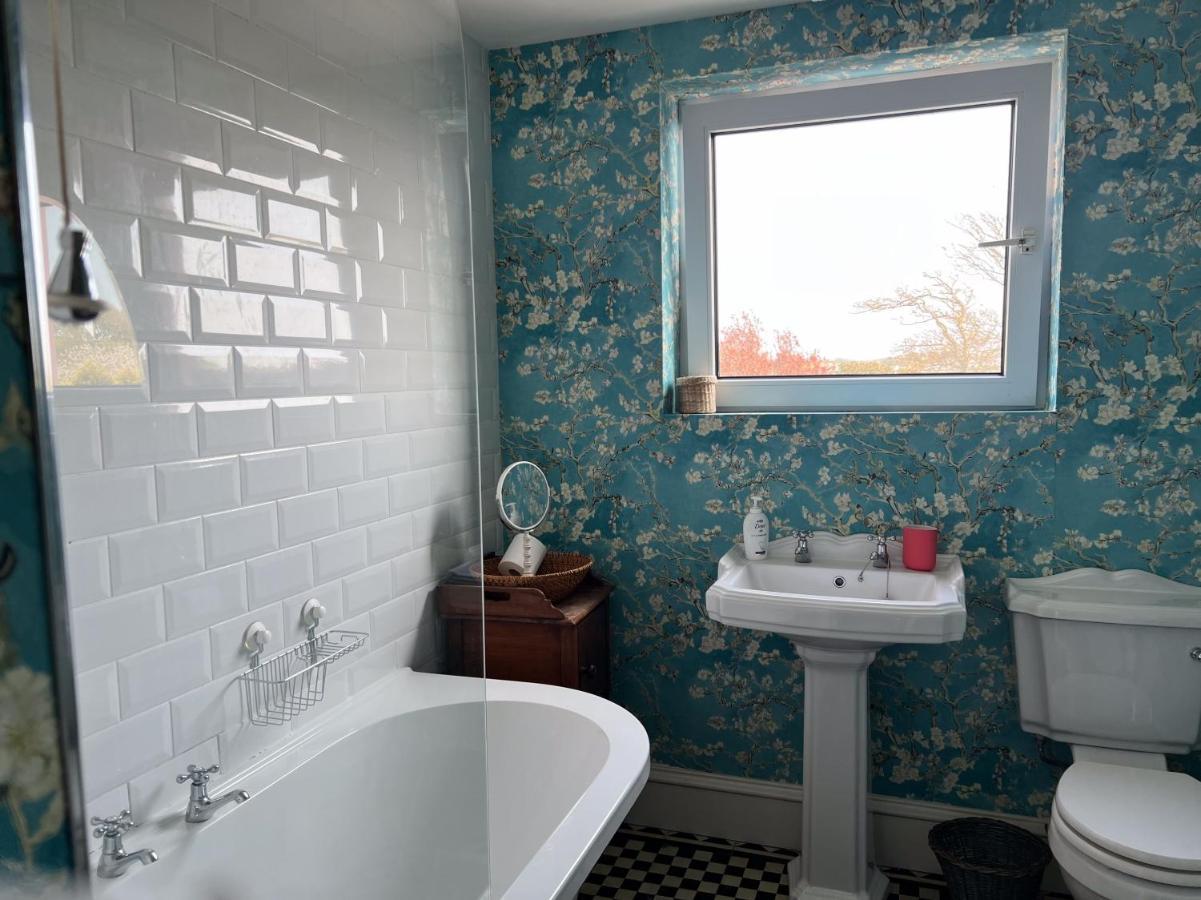 Unique Townhouse With Large Garden Down To The Sea Killough Exterior photo